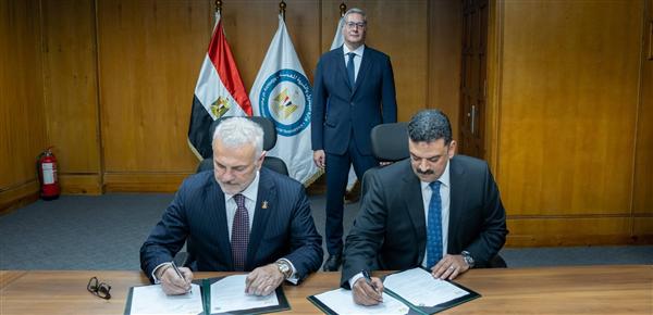 البترول توقع مذكرة تفاهم مع شركة تركية لدراسة فرص استكشاف الذهب بالصحراء الشرقية